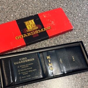 New vintage guardsman wallet